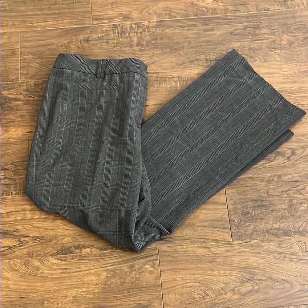 Women’s Roz & Ali Chic Gray Pinstripe Trousers, Sz. 14